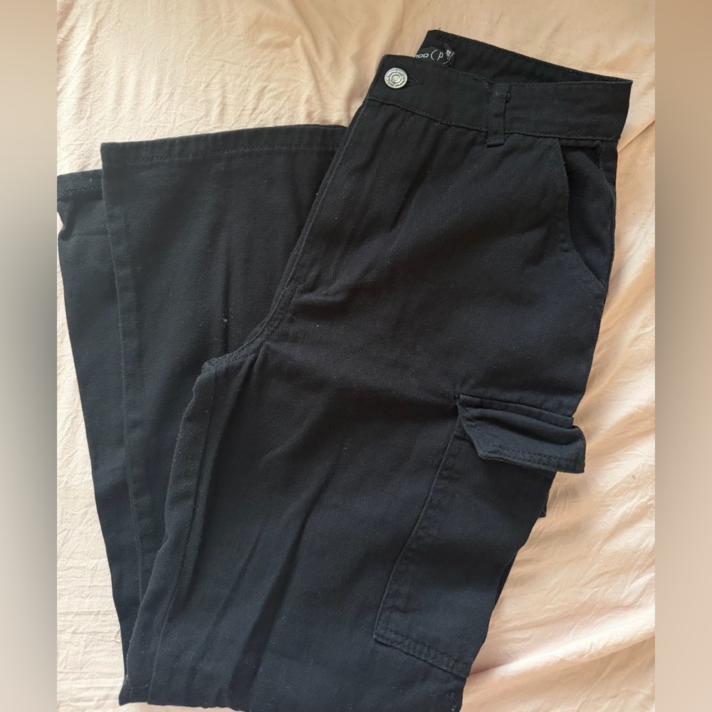 Boohoo Women’s Black Cargo Pants